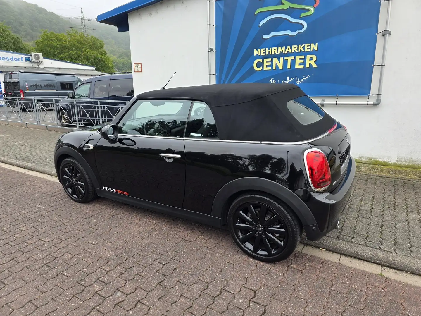 MINI Cooper Cabrio 100 kW (136 PS), Schalt. 6-Gang, Frontan... Nero - 2