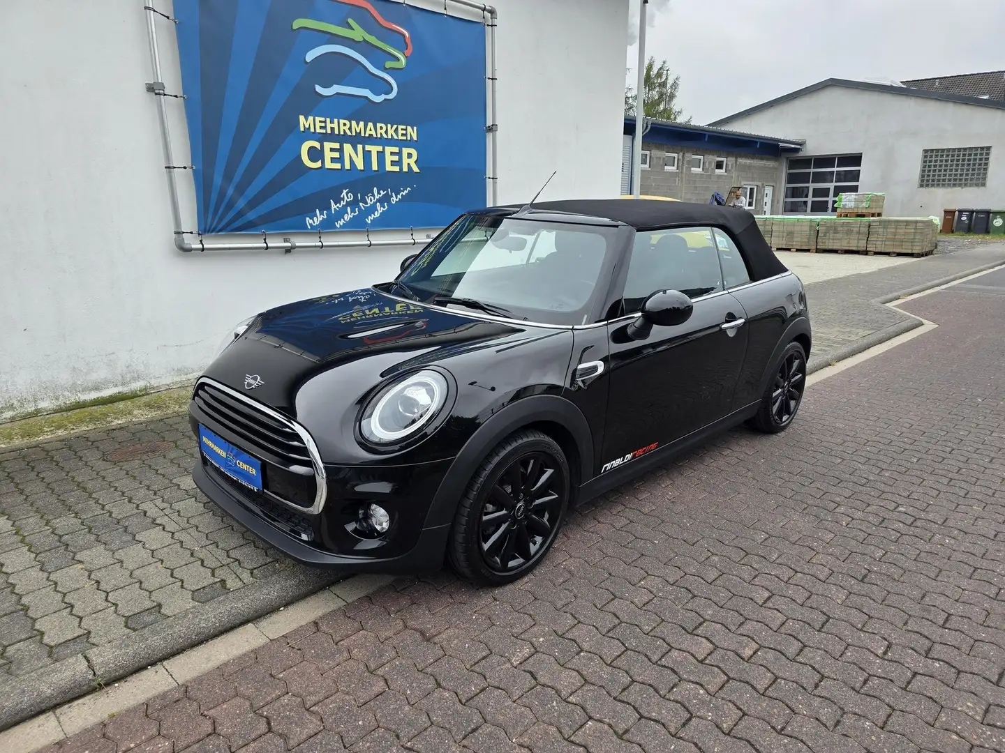 MINI Cooper Cabrio 100 kW (136 PS), Schalt. 6-Gang, Frontan... Nero - 1