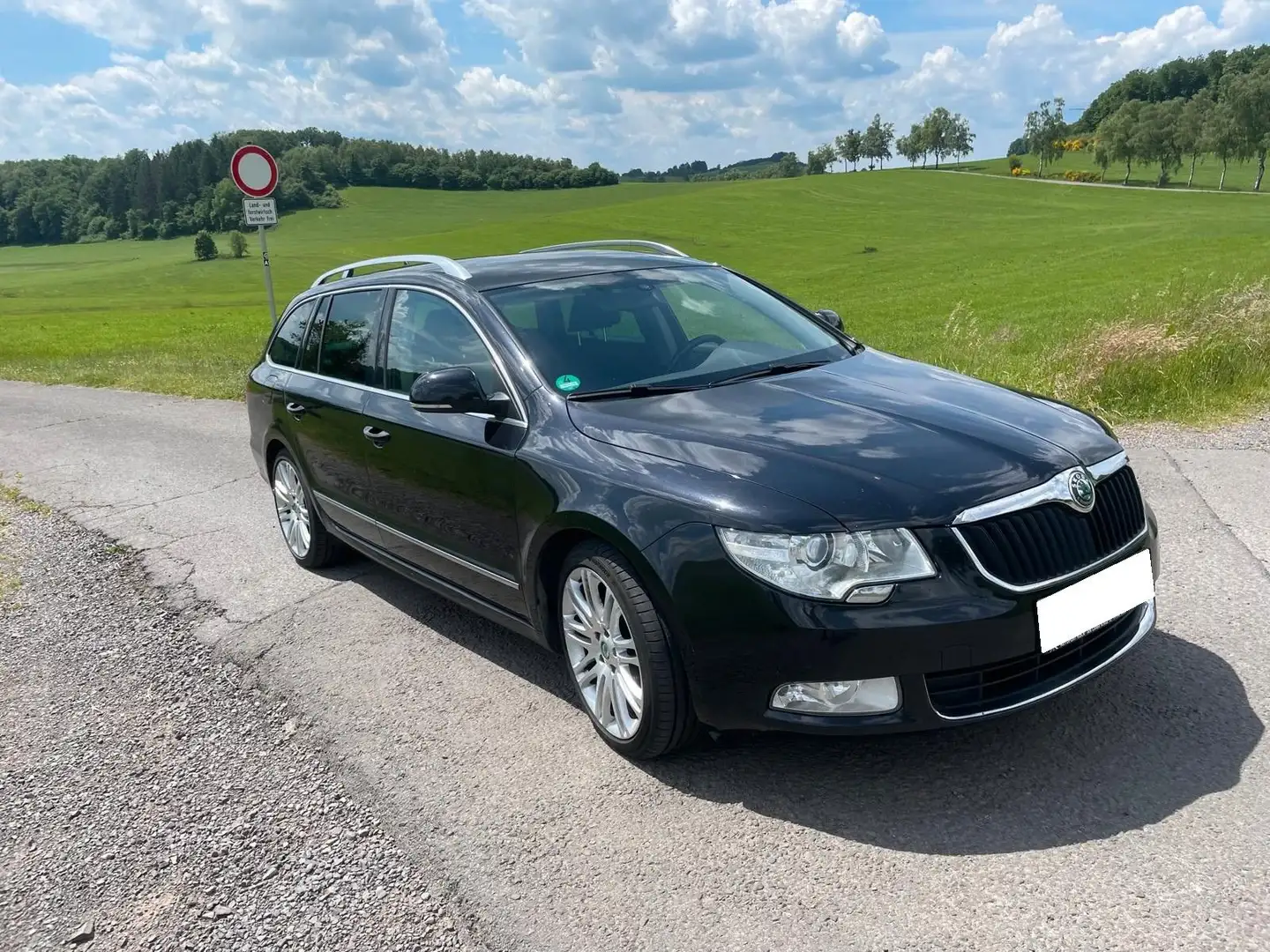 Skoda Superb Combi Elegance Schwarz - 1