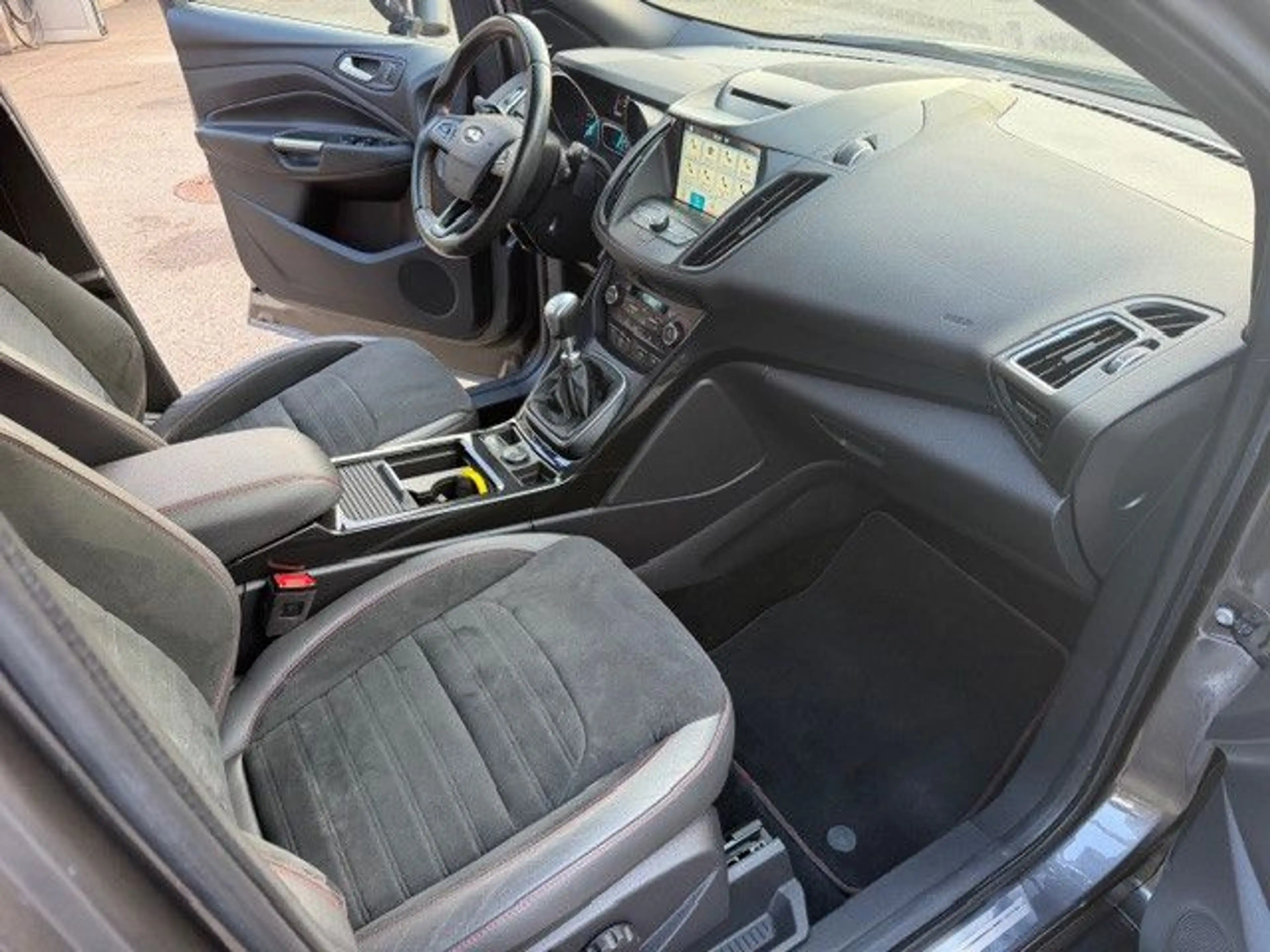 Ford Kuga ST-Line 4x4, orig. 46 Tkm, 8-fach — photo 10