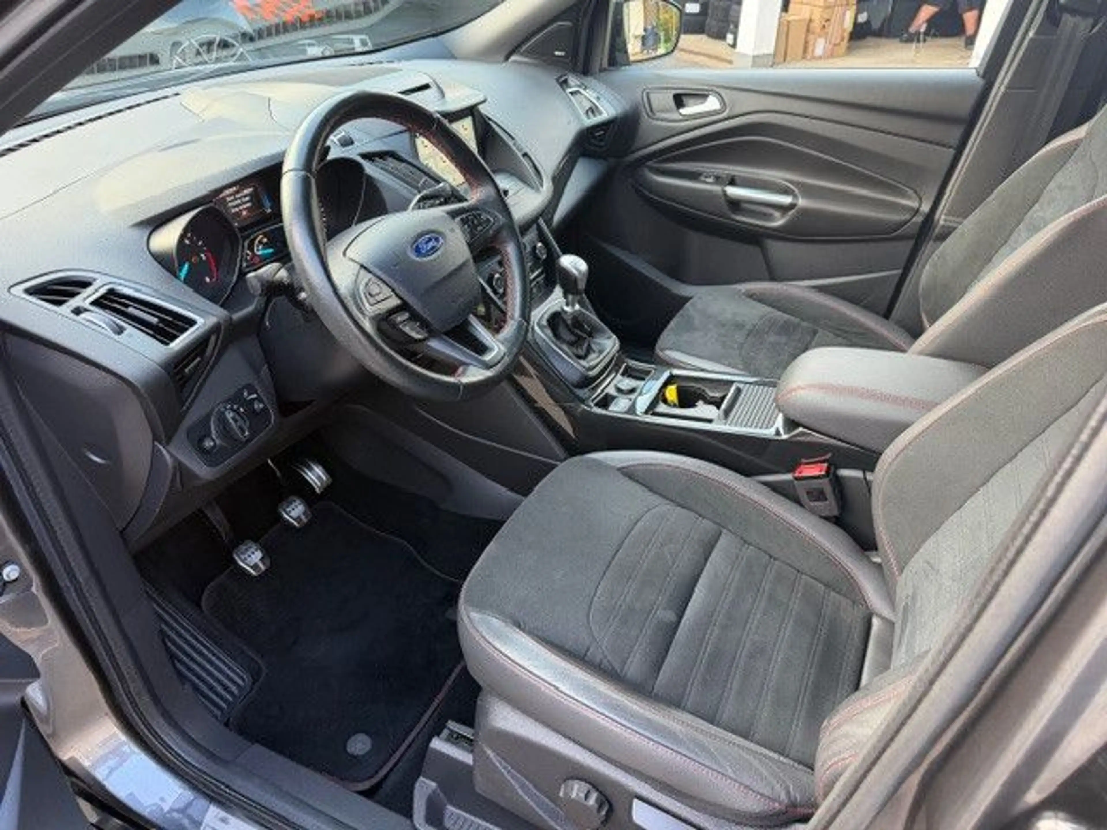 Ford Kuga ST-Line 4x4, orig. 46 Tkm, 8-fach — photo 8