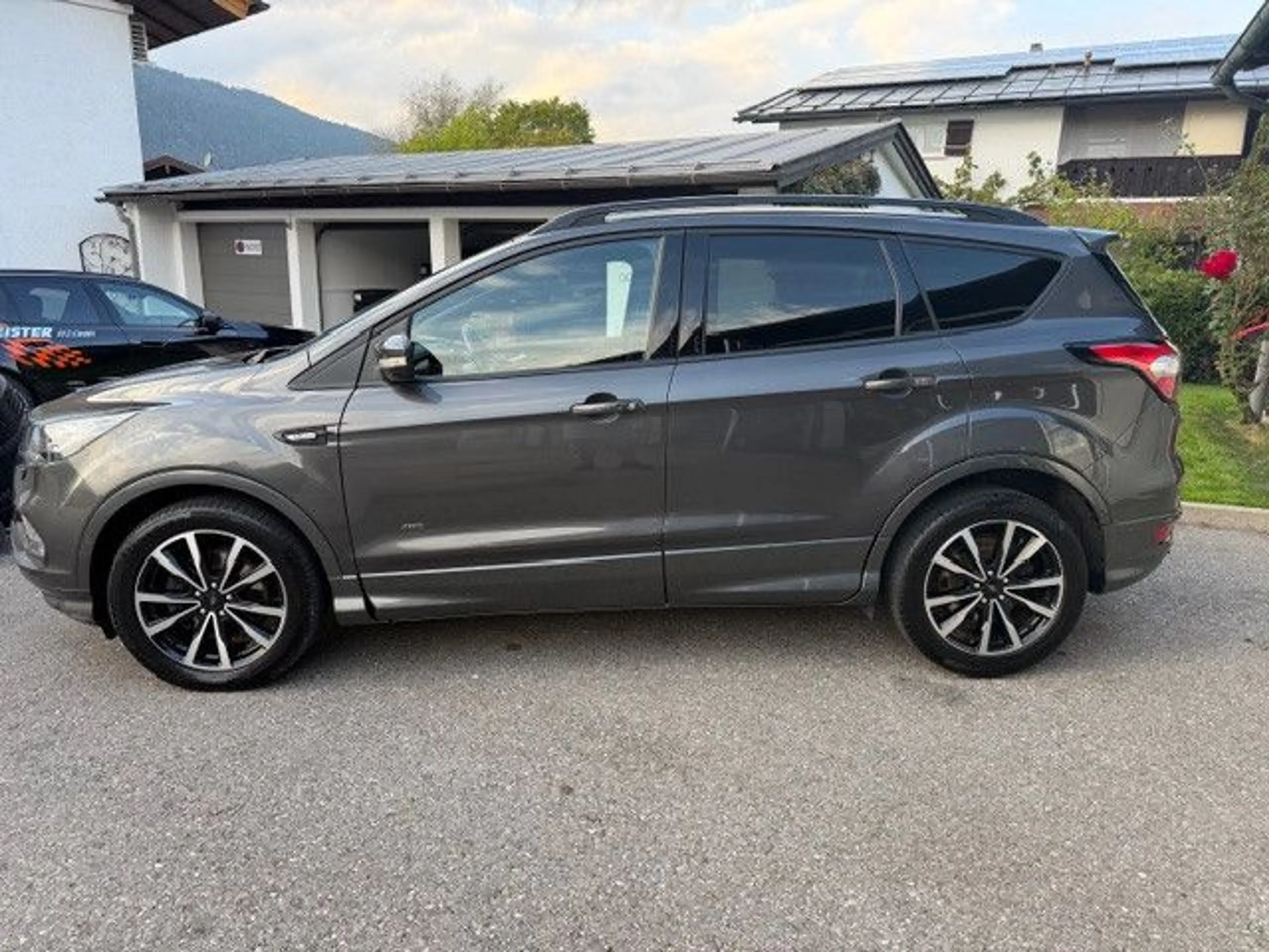 Ford Kuga ST-Line 4x4, orig. 46 Tkm, 8-fach — photo 4
