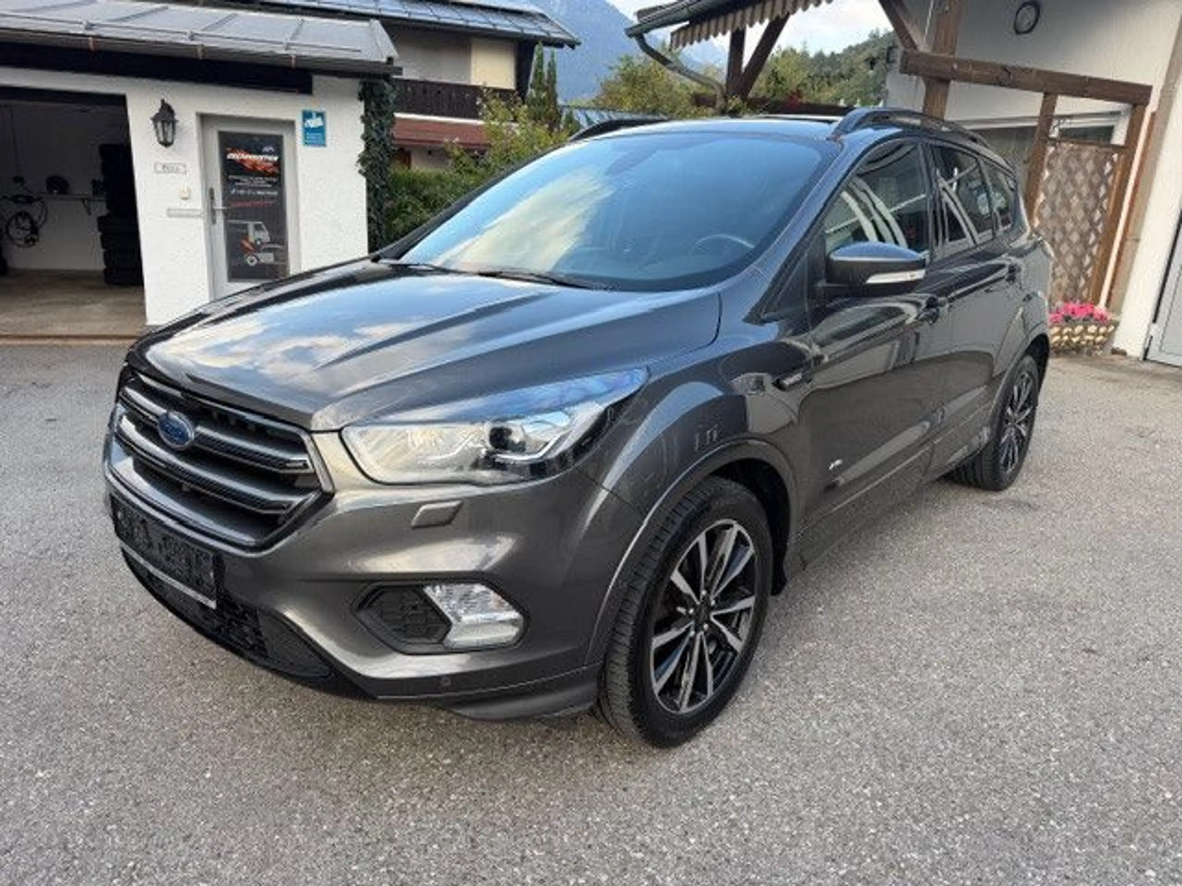 Ford Kuga ST-Line 4x4, orig. 46 Tkm, 8-fach — photo 2