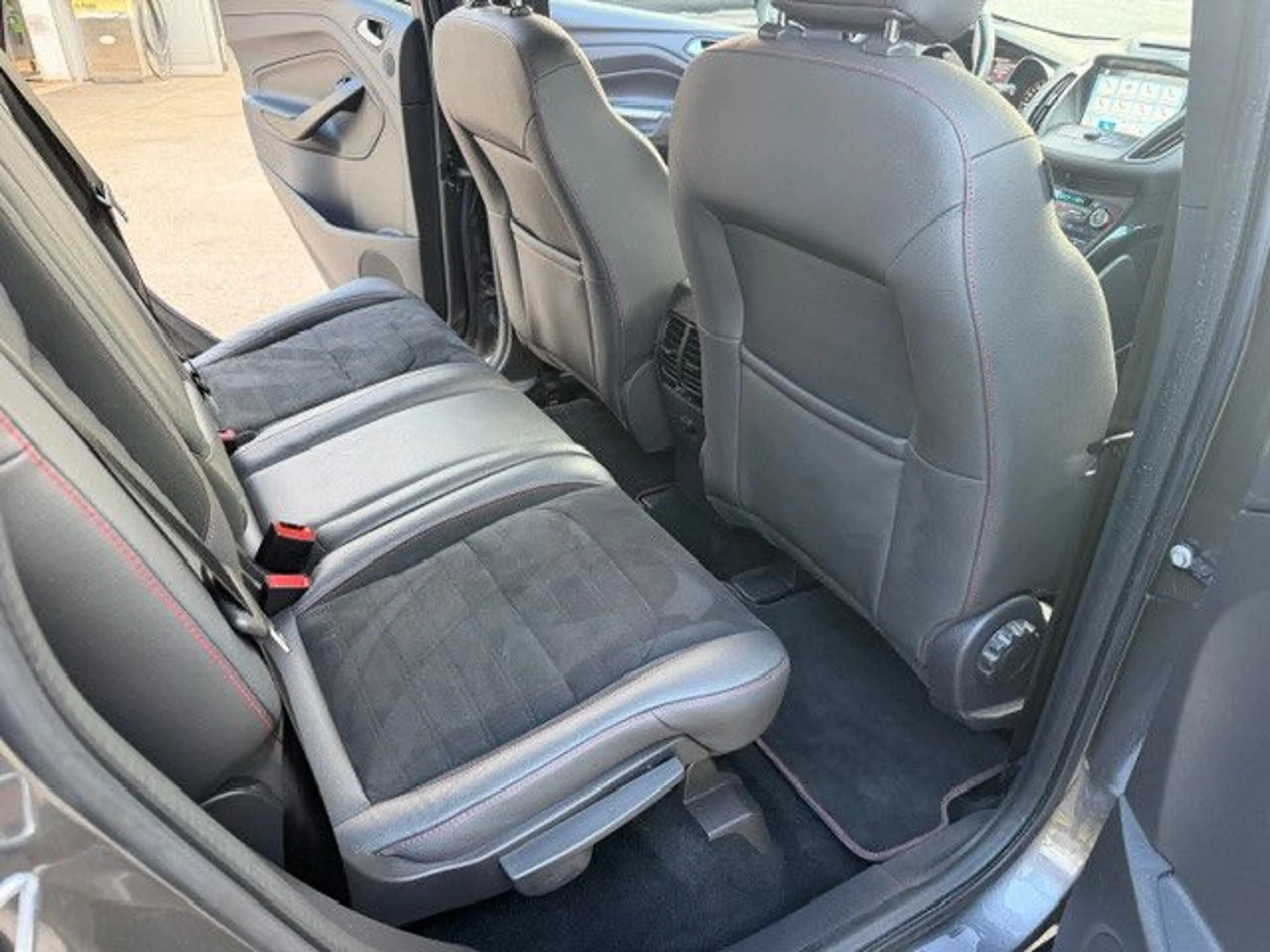 Ford Kuga ST-Line 4x4, orig. 46 Tkm, 8-fach — photo 11