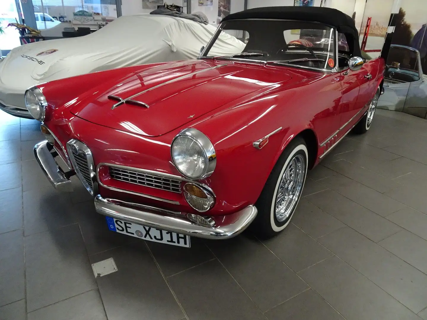 Alfa Romeo Spider 2000 Touring Spider Rouge - 1