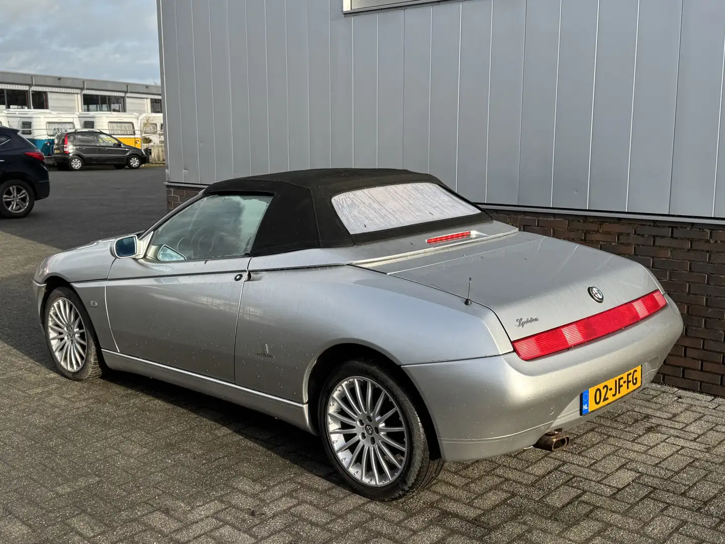 Alfa Romeo Spider 2.0-16V T.Spark L | Nieuwe APK | bodem heeft in de Šedá - 2