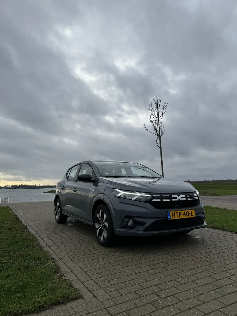 Dacia Sandero 1.0 TCe E-G Journey Grijs - 1