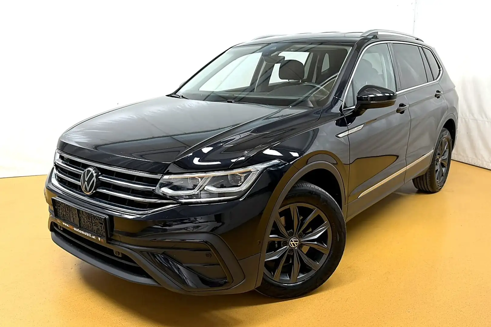 Volkswagen Tiguan Allspace Tiguan 2,0 TDI SCR DSG 4Motion Allspace Life Schwarz - 1
