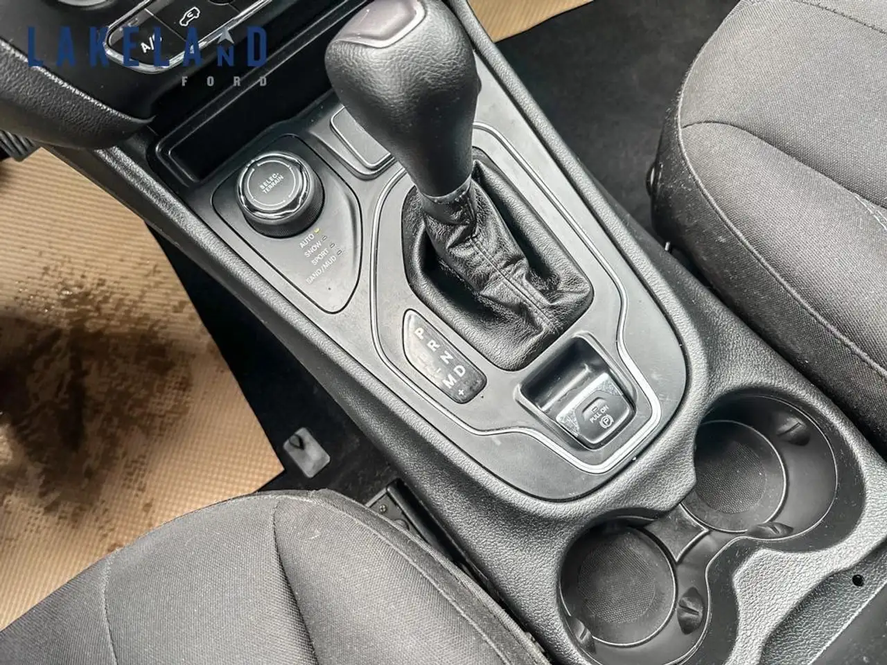 Jeep Cherokee снимка Jeep Cherokee