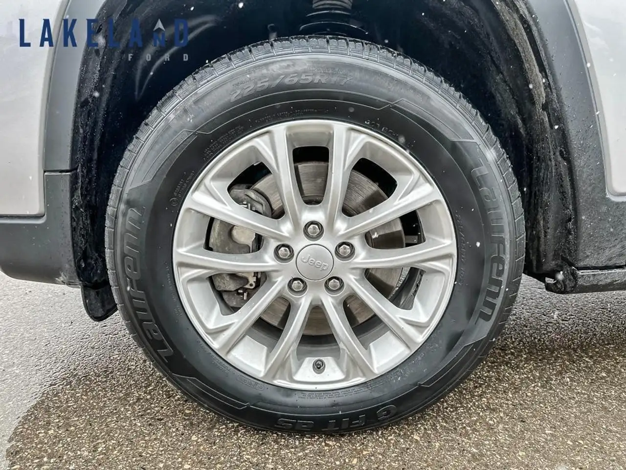 Jeep Cherokee снимка Jeep Cherokee