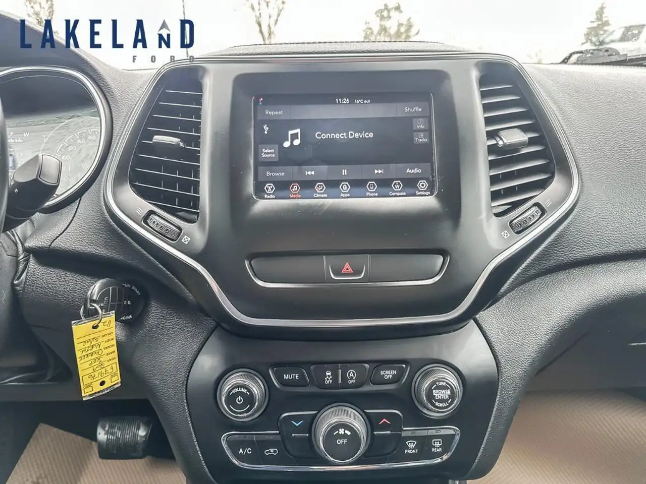 Jeep Cherokee снимка Jeep Cherokee