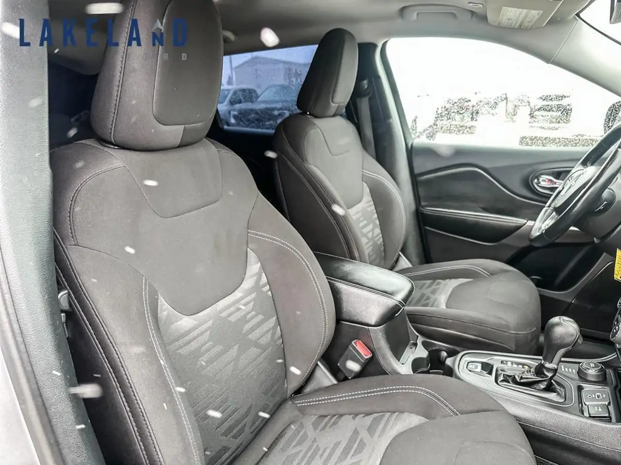 Jeep Cherokee снимка Jeep Cherokee