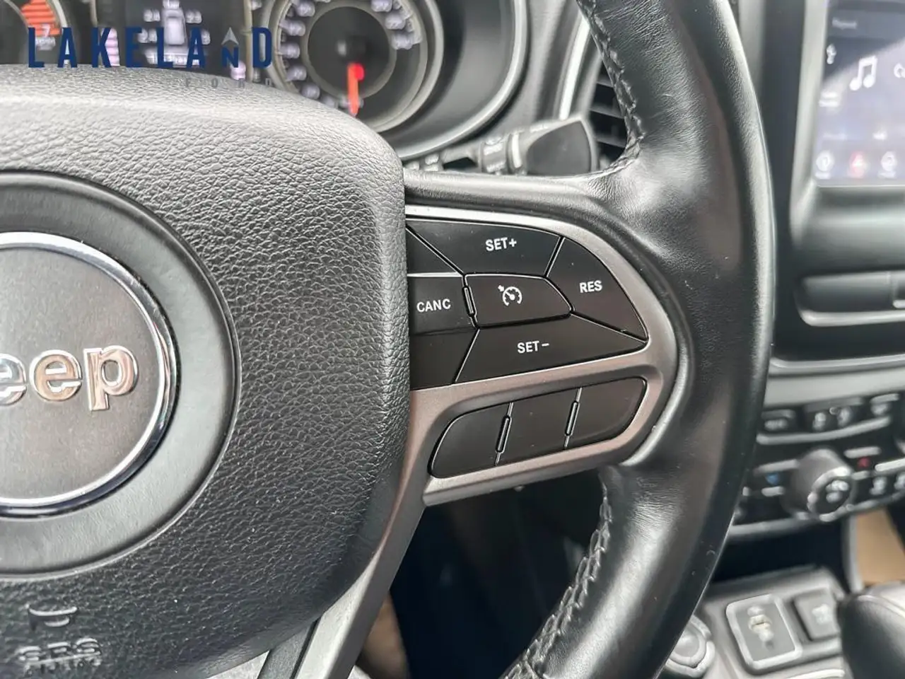 Jeep Cherokee снимка Jeep Cherokee