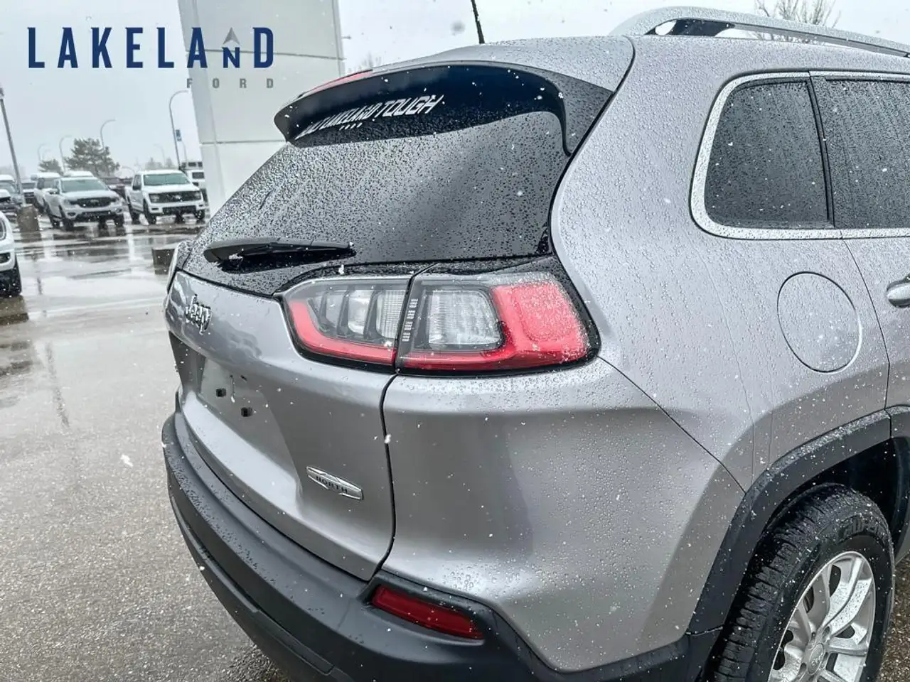 Jeep Cherokee снимка Jeep Cherokee