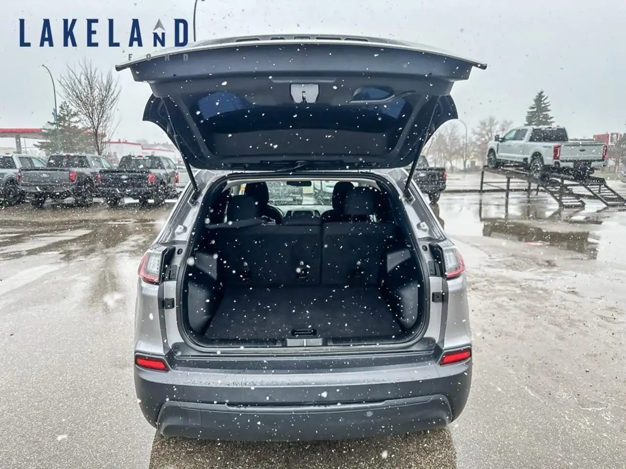 Jeep Cherokee снимка Jeep Cherokee