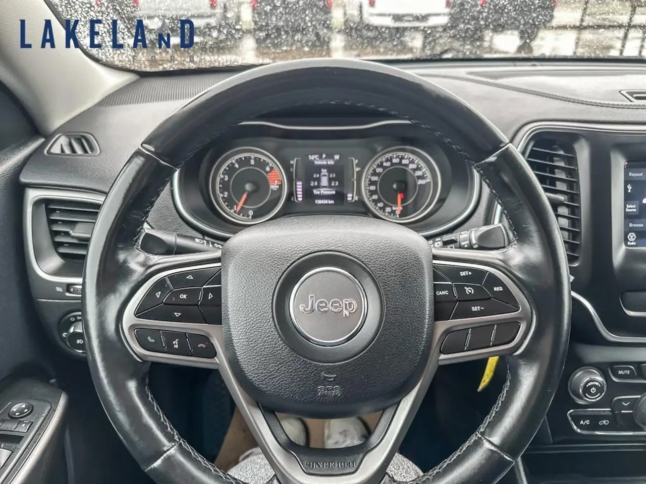 Jeep Cherokee снимка Jeep Cherokee