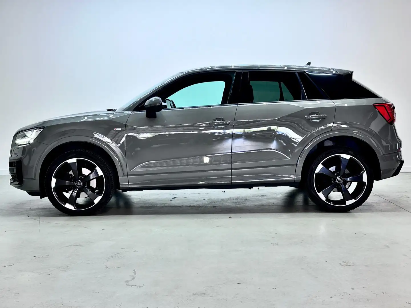 Audi Q2 2.0 TFSI quattro Sport Edition #1 / B&O / Quantum Grijs - 2