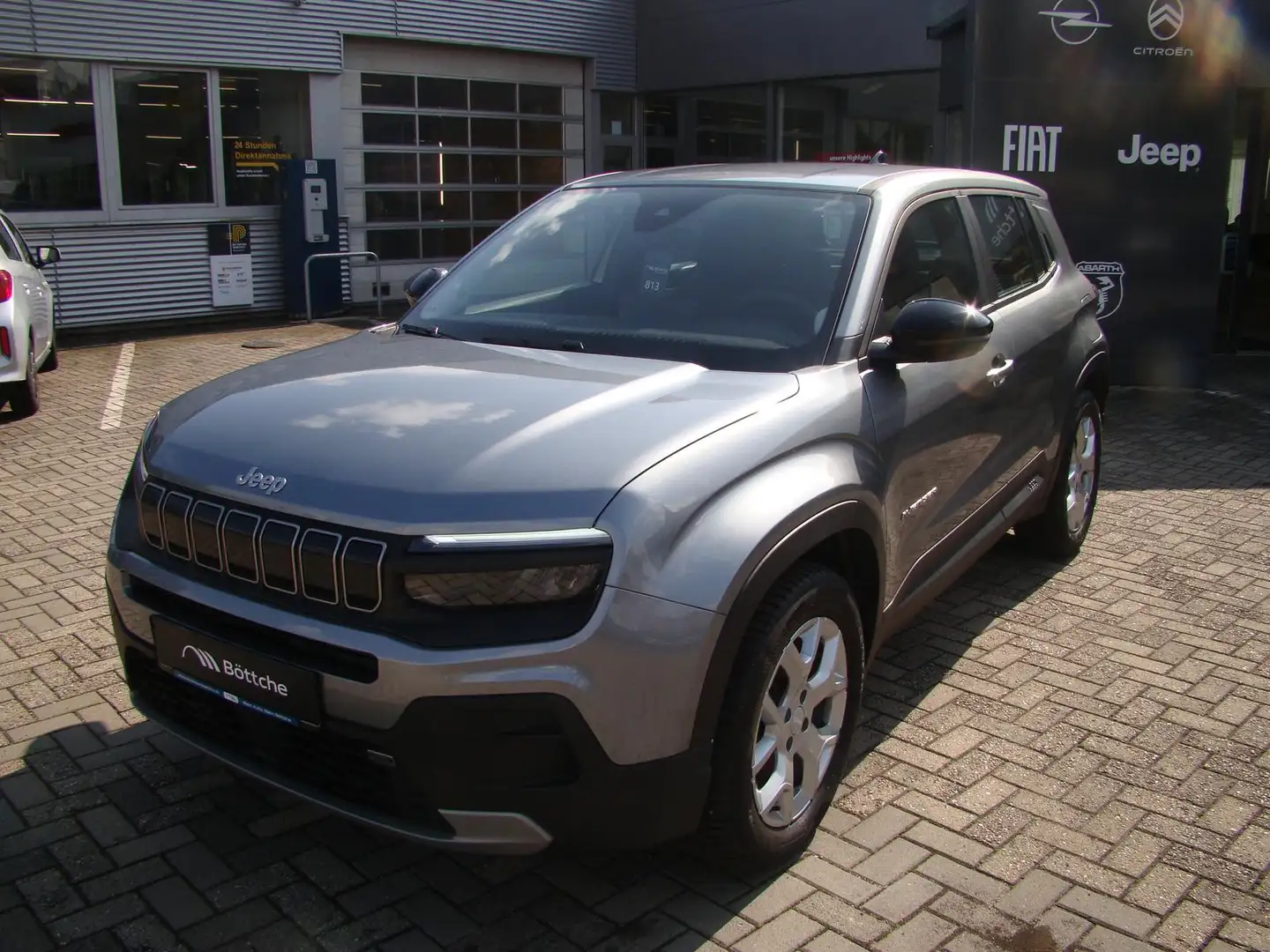 Jeep Avenger Altitude FWD - LED/Tempomat - 100PS Gris - 2