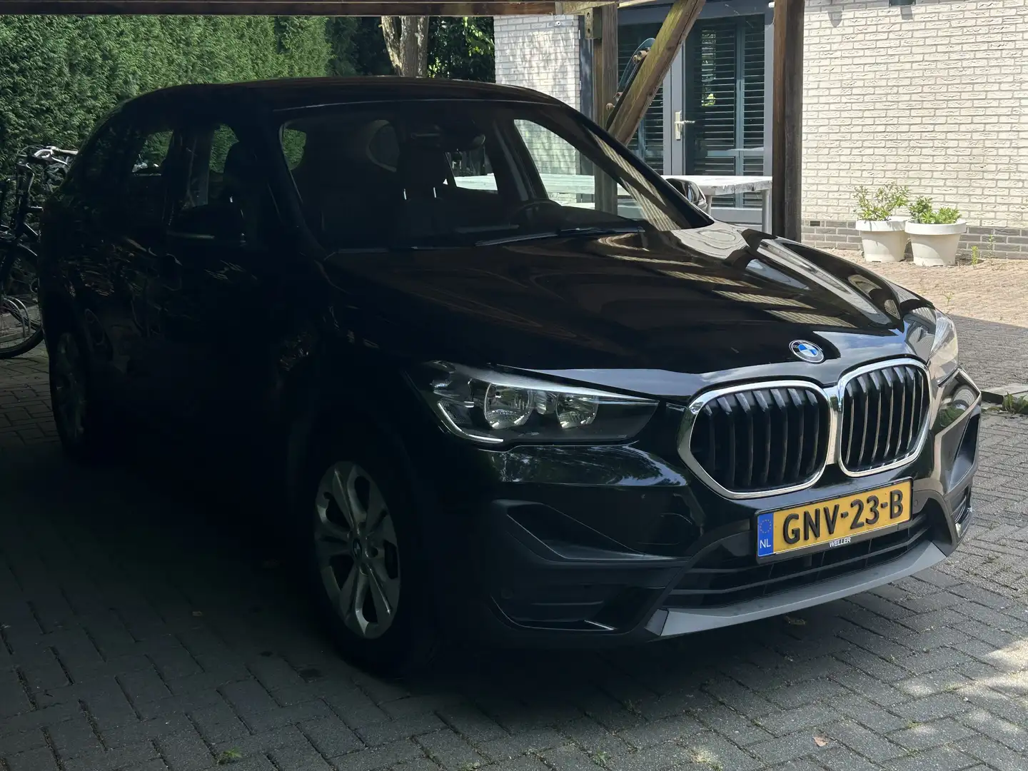 BMW X1 XDrive25e Executive Hybrid Zwart - 2