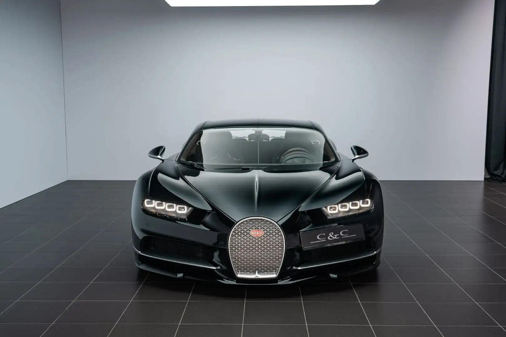 Bugatti Chiron DT. FZG/SERVICE NEU/TOP Black - 2