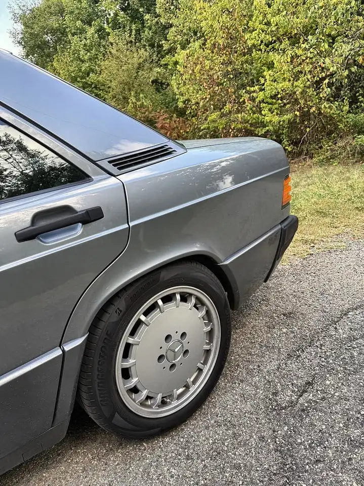Mercedes-Benz 190 E 2.0, foto 2