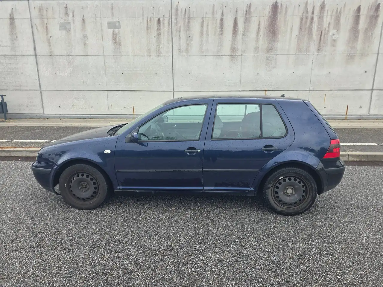 Volkswagen Golf 1.6 Benziner – TÜV bis 10/2027, foto 1