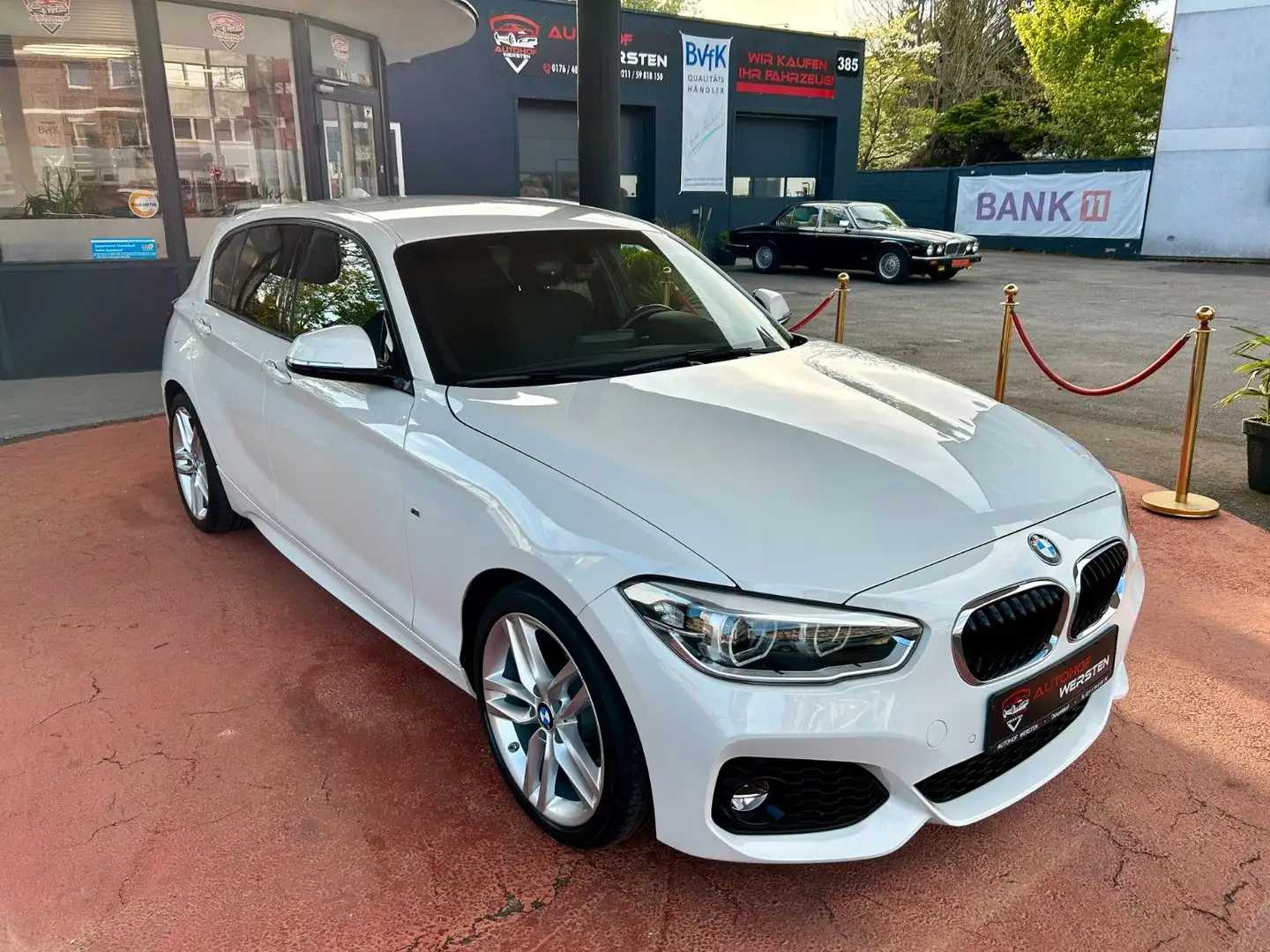 BMW 120 1 Lim. 5-trg. 120 i M-Sport 1.6 Automatik Wit - 1