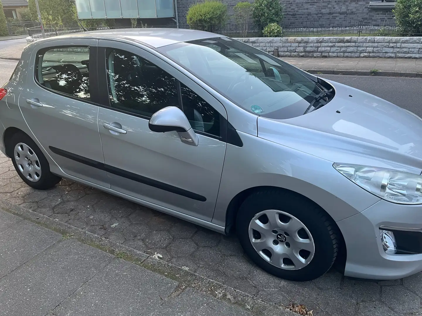 Peugeot 308 308 (100) 98 VTi Access Silber - 2