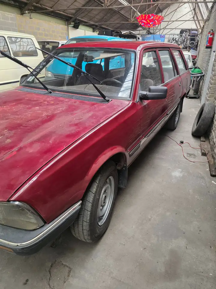 Peugeot 505 BREAK 7 PLACES-DIESEL, foto 3