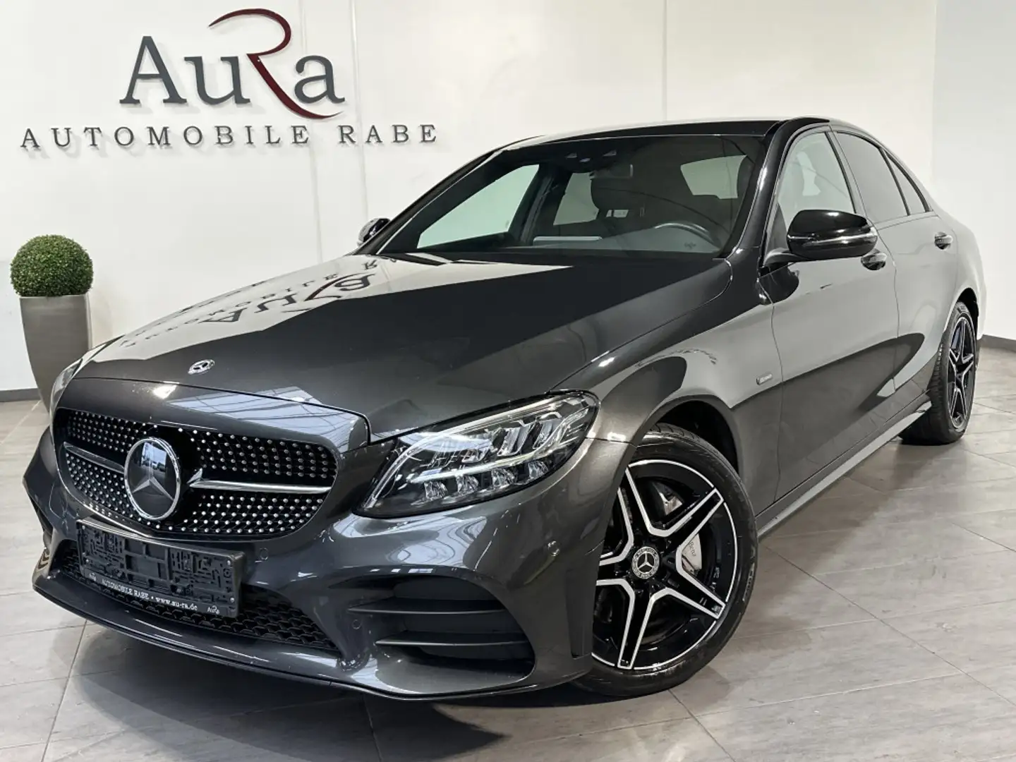 Mercedes-Benz C 300 AMG-Line NAV+LED+CARPLAY+WIDESCREEN+DAB Grau - 1
