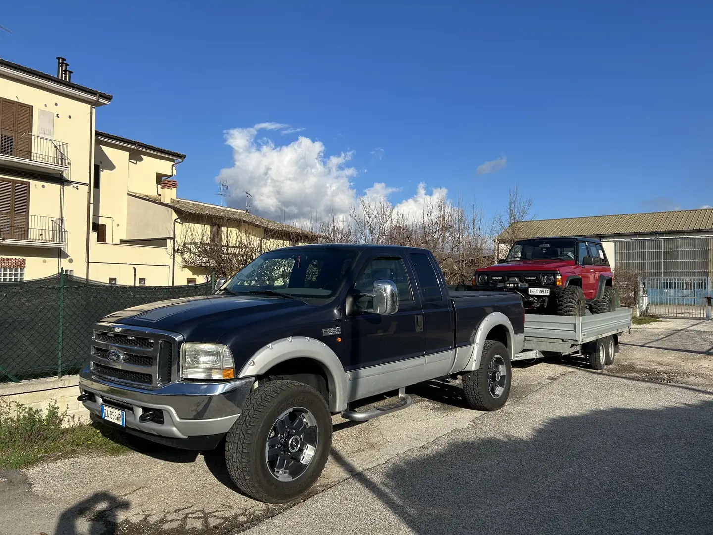 Ford F 350 SUPER DUTY Niebieski - 1