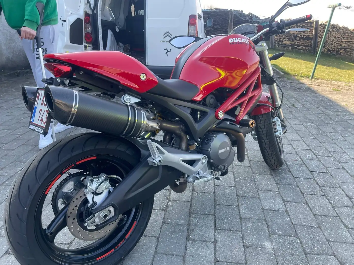 Ducati Monster 696 Rouge - 1