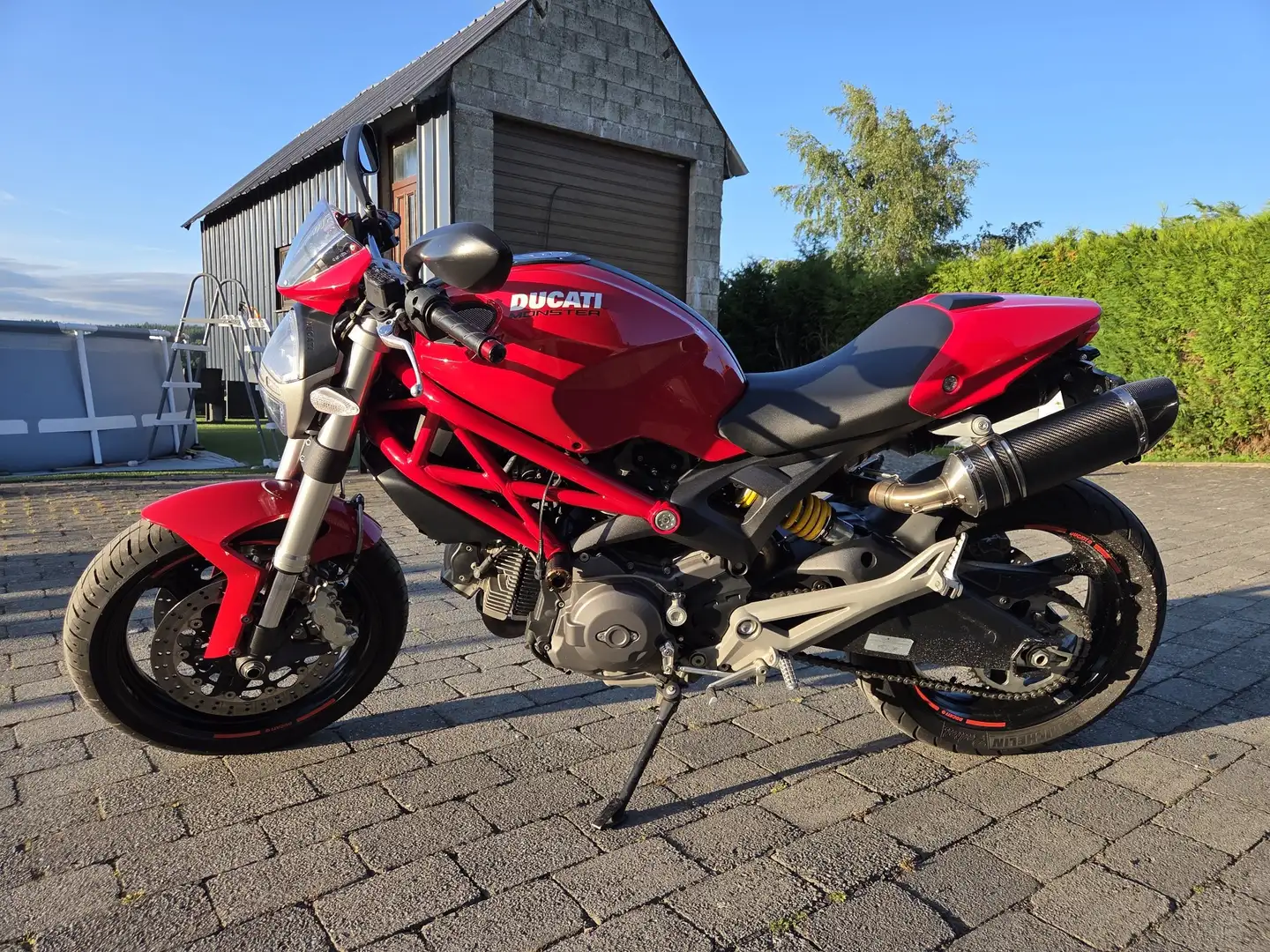 Ducati Monster 696 Rouge - 1