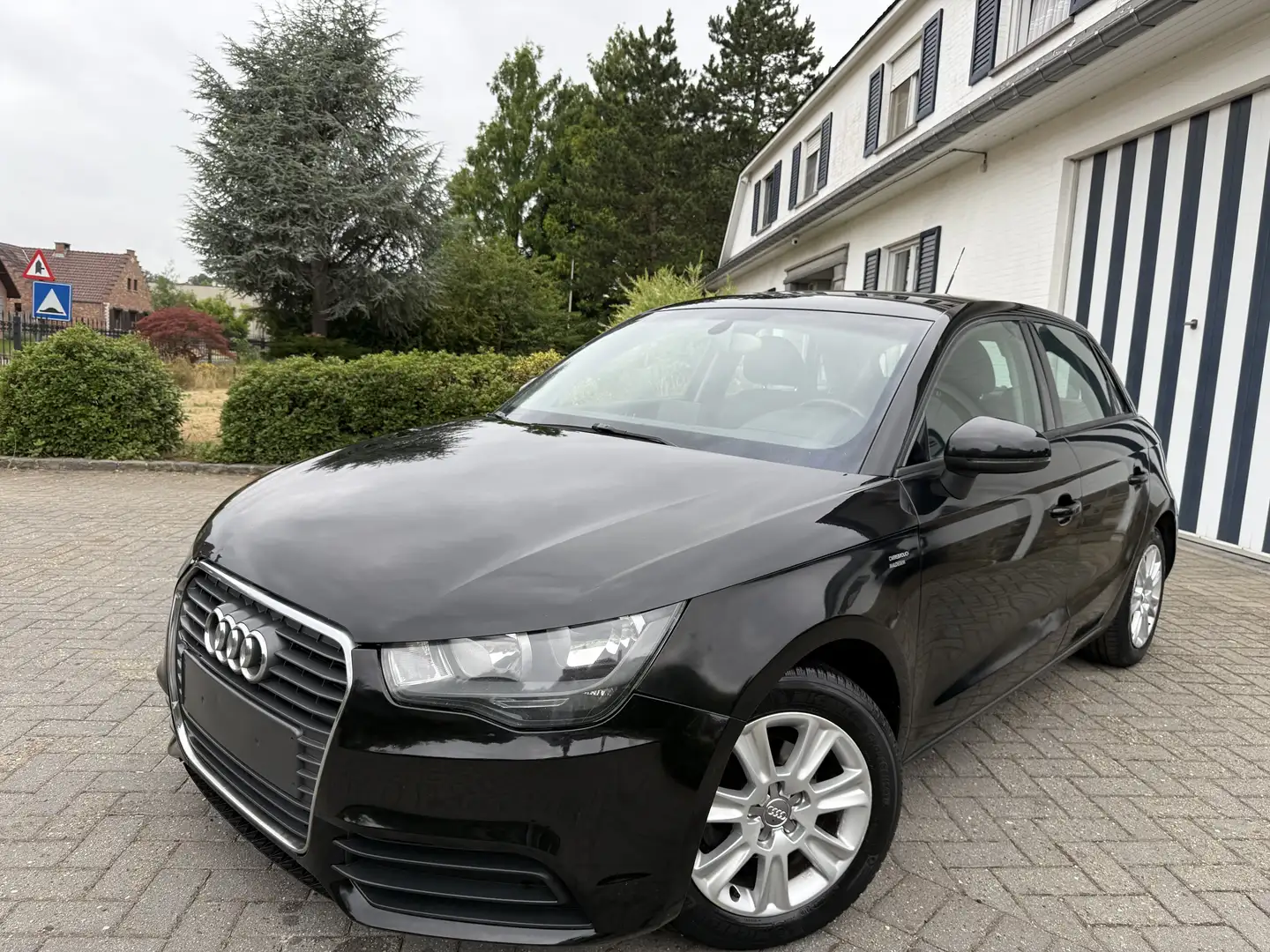 Audi A1 1.6 TDI Sportback Ambition Noir - 1
