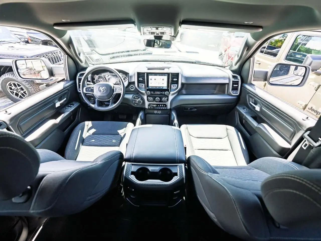 RAM 1500 снимка RAM 1500