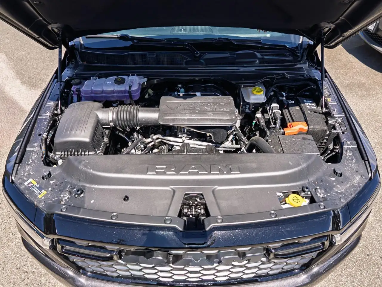 RAM 1500 снимка RAM 1500