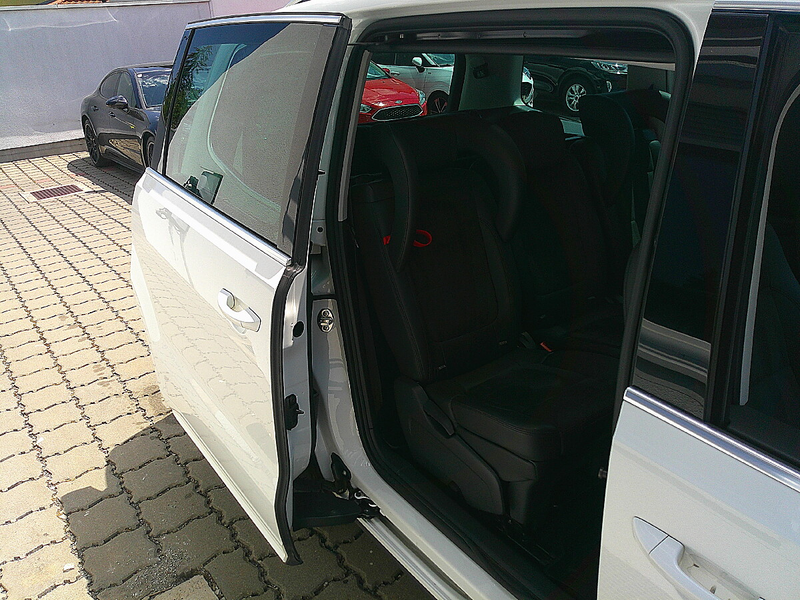 SEAT Alhambra 2.0 TDI Executive — photo 11