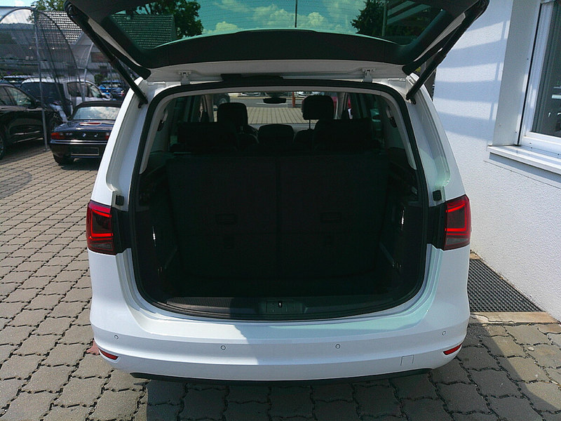 SEAT Alhambra 2.0 TDI Executive — photo 5