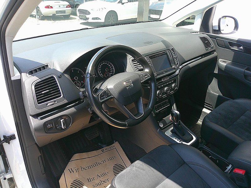 SEAT Alhambra 2.0 TDI Executive — photo 14