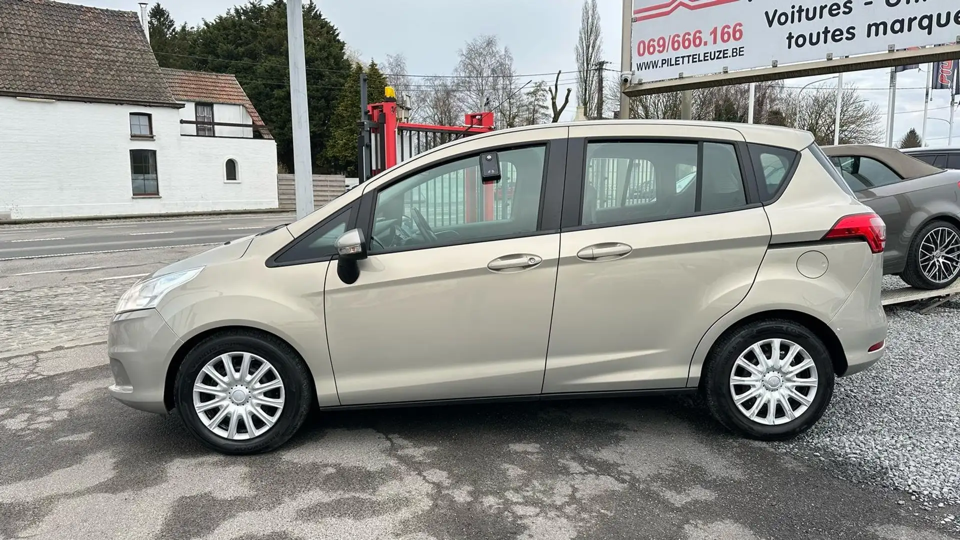 Ford B-Max 1.6i AUTOMATIQUE Gris - 2