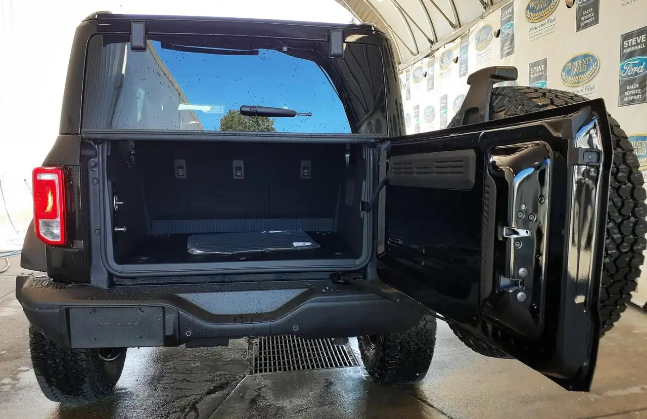 Ford Bronco снимка Ford Bronco