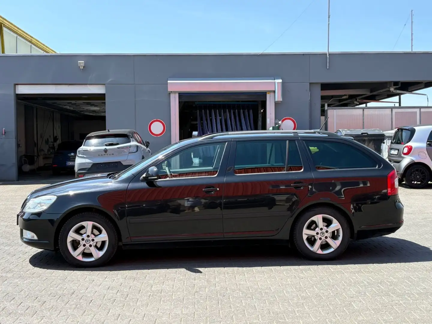 Skoda Octavia Combi Family Klima Navi S-Heft Black - 2