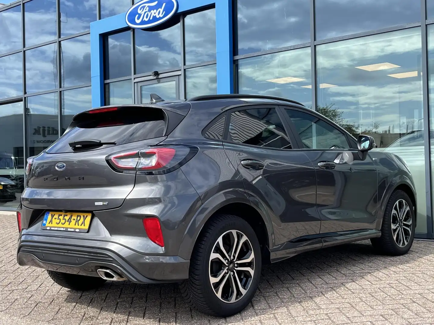 Ford Puma 1.0 EcoBoost Hybrid ST-Line X 155PK Automaat Camer Grau - 2
