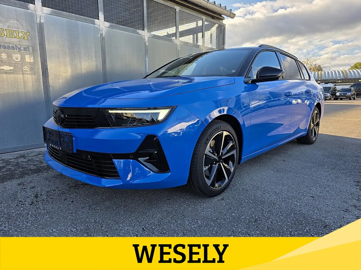 Opel Astra ST 1,2 Turbo GS Blau - 1