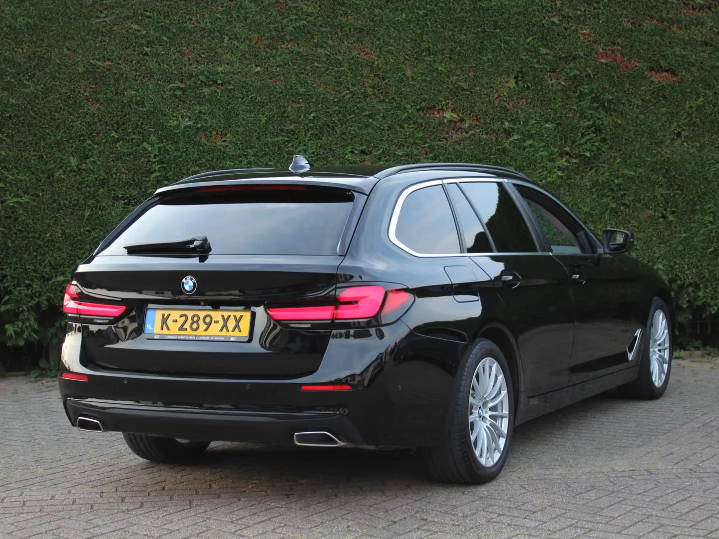 BMW 530 5-serie Touring 530e Business Edition Plus Schwarz - 2