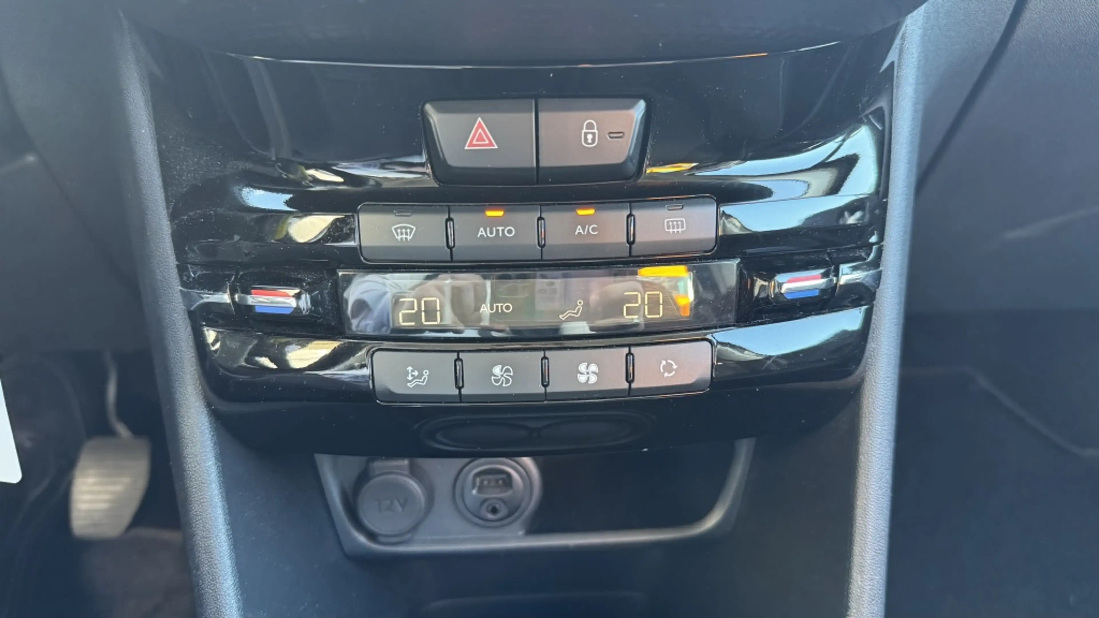 Peugeot 208 1.2 PT BL Executive | Navi | Trekhaak | Cruise — photo 19