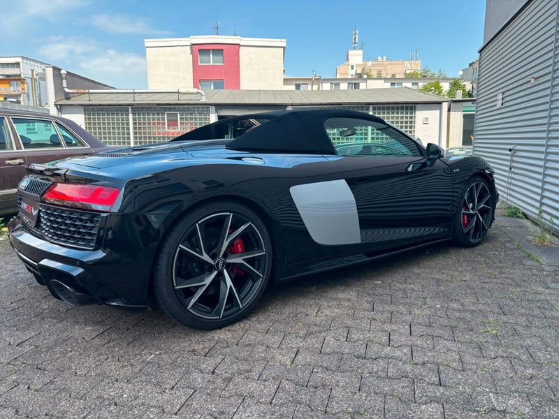 Audi R8 Spyder 5.2 FSI quattro *Fahrbereit* — photo 8