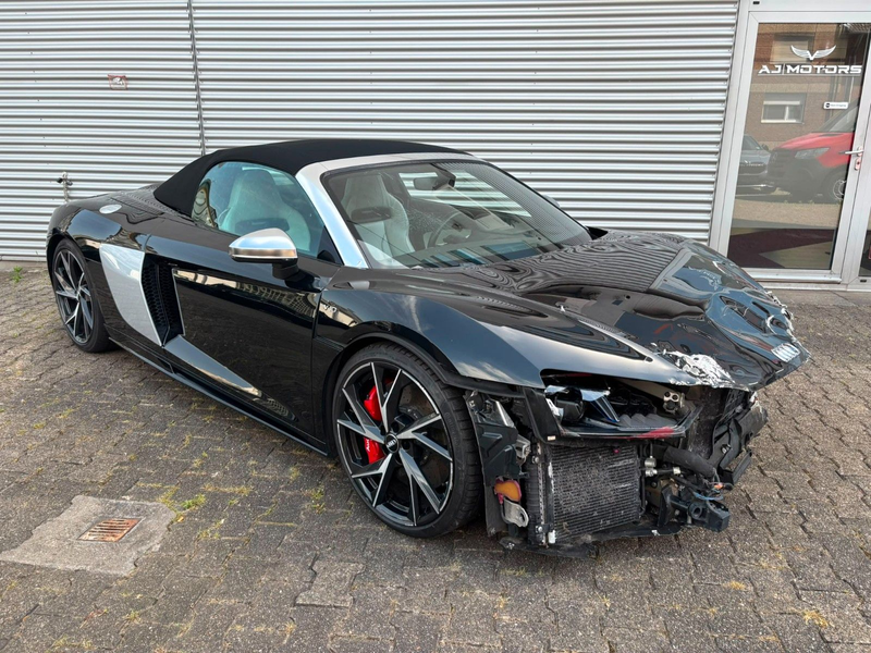 Audi R8 Spyder 5.2 FSI quattro *Fahrbereit* — photo 2