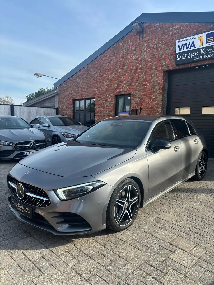 Mercedes-Benz A 200 Launch Edition Gris - 2
