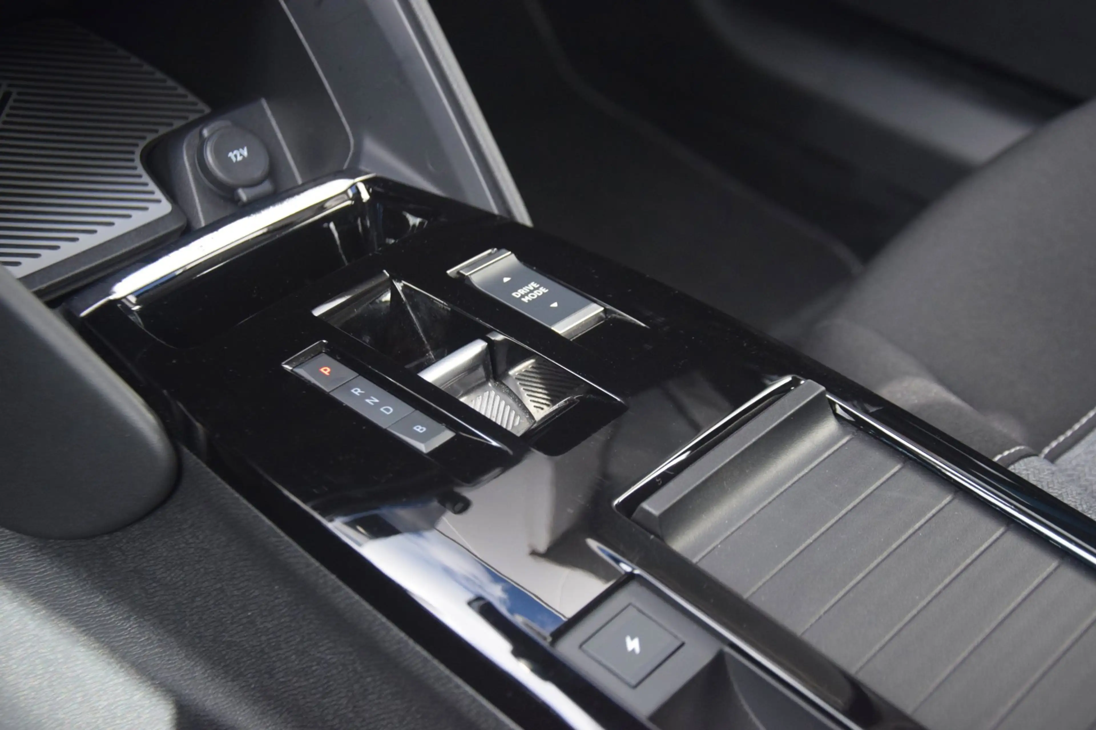 Citroen E-C4 Electric Live 50 kWh — photo 17